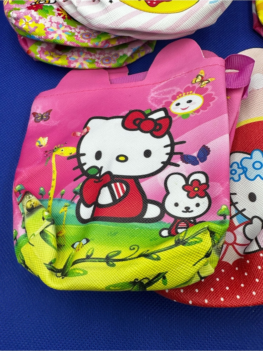 Hello Kitty Mini Purses and Two Hello Kitty Keychains - Picture 7 of 12